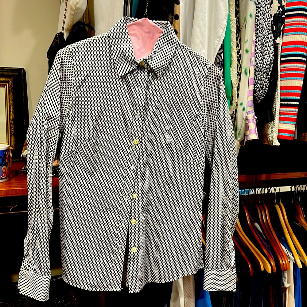 Banana Republic long sleeve button up fitted top